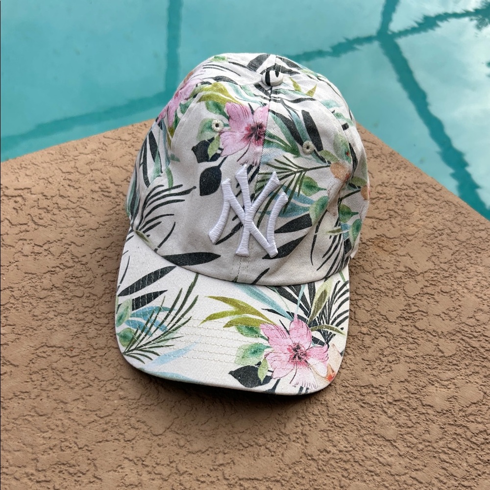 New York Yankees Floral Baseball Cap